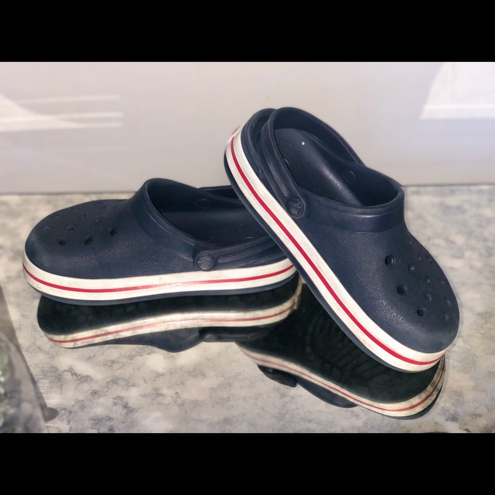 Boys Navy Crocs Size J2